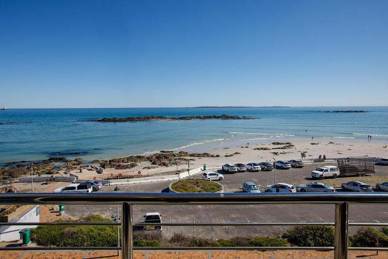 2 Bedroom Property for Sale in Bloubergstrand Western Cape